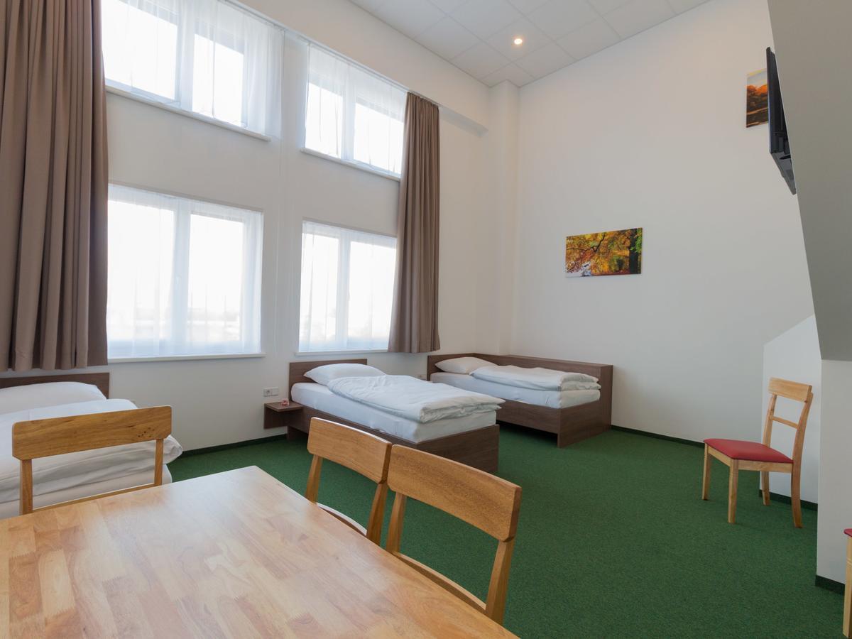 Winbudget "Bed&Breakfast" Винер Нойщат Екстериор снимка