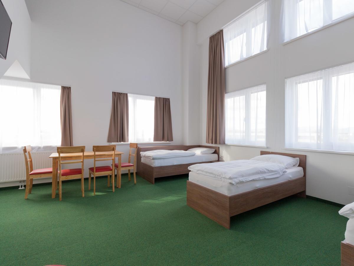Winbudget "Bed&Breakfast" Винер Нойщат Екстериор снимка
